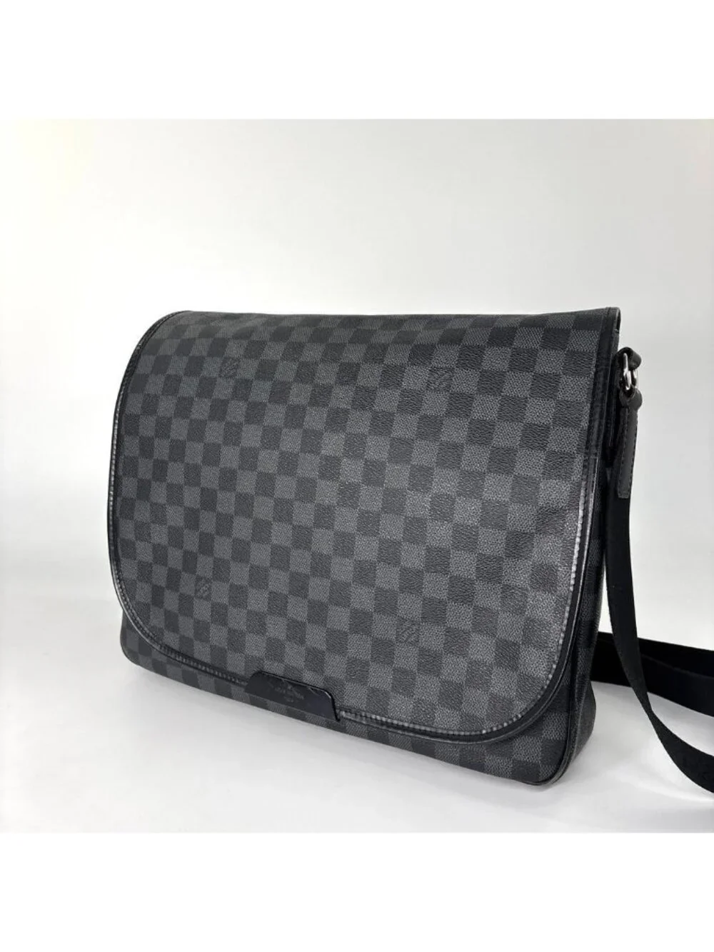 Louis Vuitton Damier Graphite Daniel GM Shoulder Bag